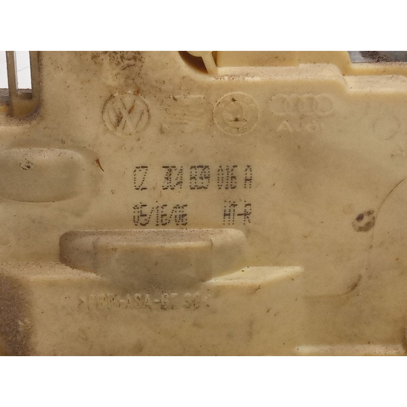 Recambio de cerradura puerta trasera derecha para volkswagen passat b6 (3c2) 2.0 tdi 16v referencia OEM IAM 3C4839016A  