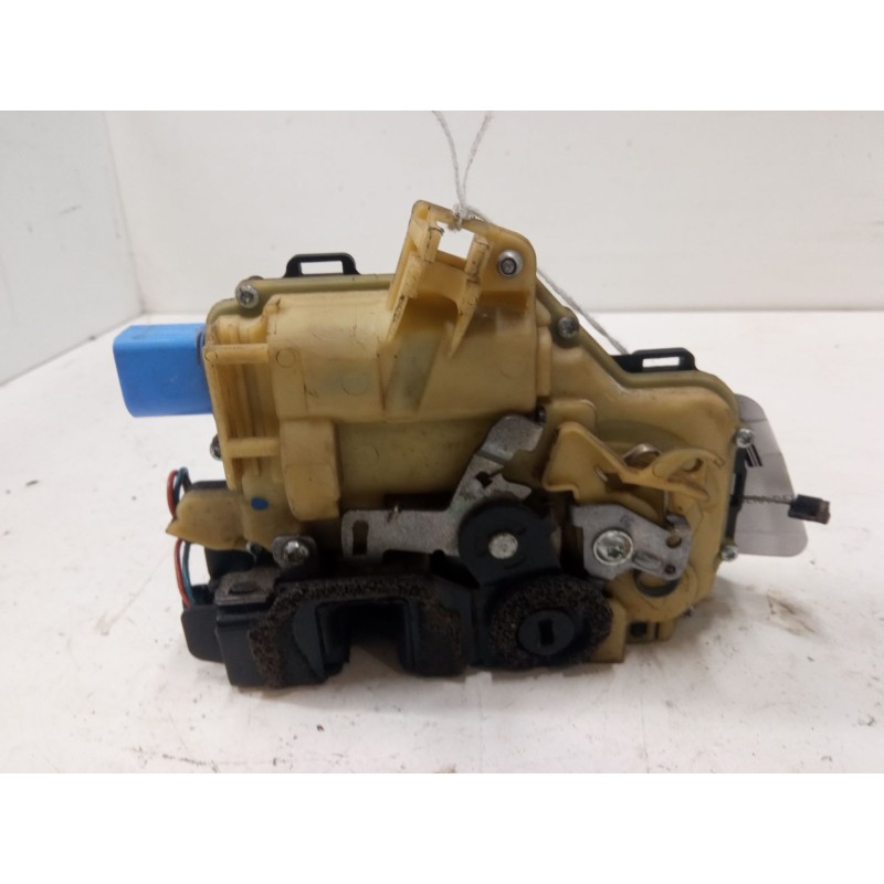 Recambio de cerradura puerta trasera derecha para volkswagen polo iv (9n_, 9a_) 1.4 16v referencia OEM IAM 991993300  