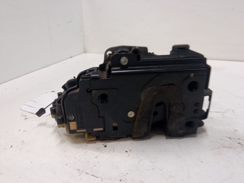 Recambio de cerradura puerta trasera derecha para volkswagen polo iv (9n_, 9a_) 1.4 16v referencia OEM IAM 991993300  