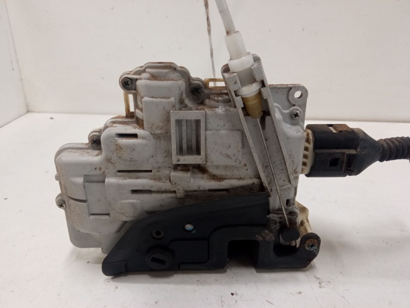 Recambio de cerradura puerta trasera izquierda para audi a4 b7 (8ec) 2.0 tdi 16v referencia OEM IAM   