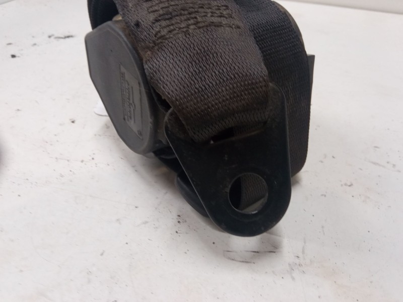 Recambio de cinturon seguridad delantero central para mercedes-benz 108 cdi referencia OEM IAM   