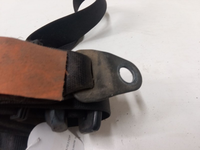 Recambio de cinturon seguridad delantero izquierdo para mercedes-benz 108 cdi referencia OEM IAM 6388600185  