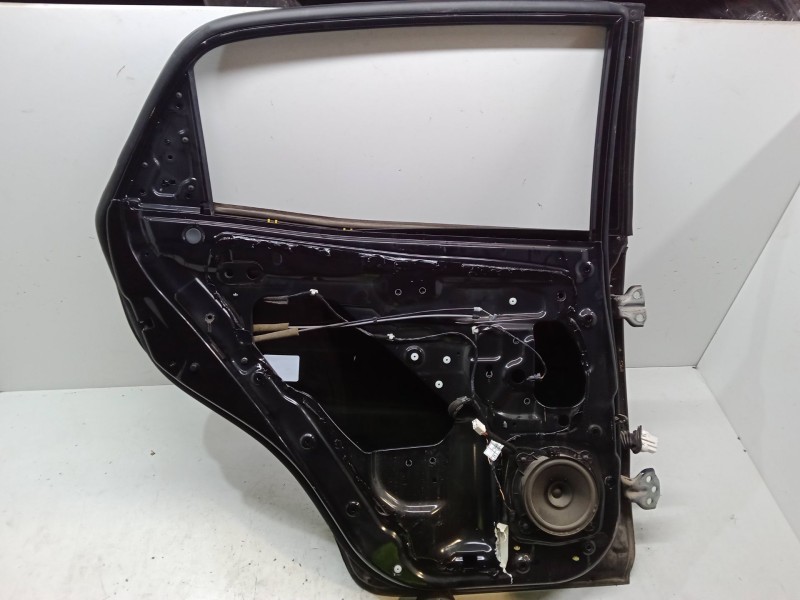 Recambio de puerta trasera izquierda para ssangyong korando (ck) 2.0 e-xdi referencia OEM IAM   