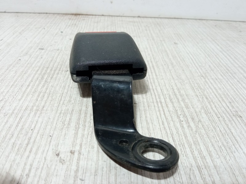 Recambio de anclaje cinturon delantero derecho para peugeot 205 i (741a/c) 1.0 referencia OEM IAM   
