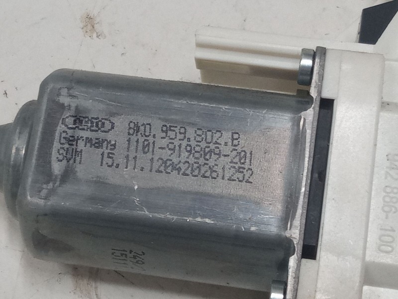 Recambio de motor elevaluna delantero izquierdo para volkswagen sharan (7m8, 7m9, 7m6) 2.0 tdi referencia OEM IAM 8K0959802B  