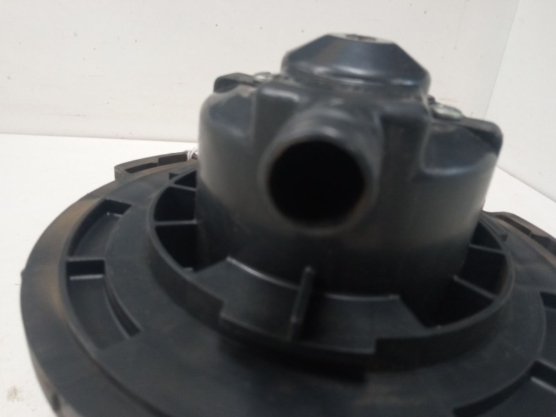 Recambio de motor calefaccion para mazda 3 (bk) 2.0 mzr-cd (bk14) referencia OEM IAM   