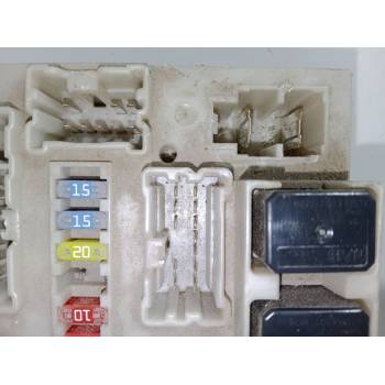 CAJA RELES / FUSIBLES 