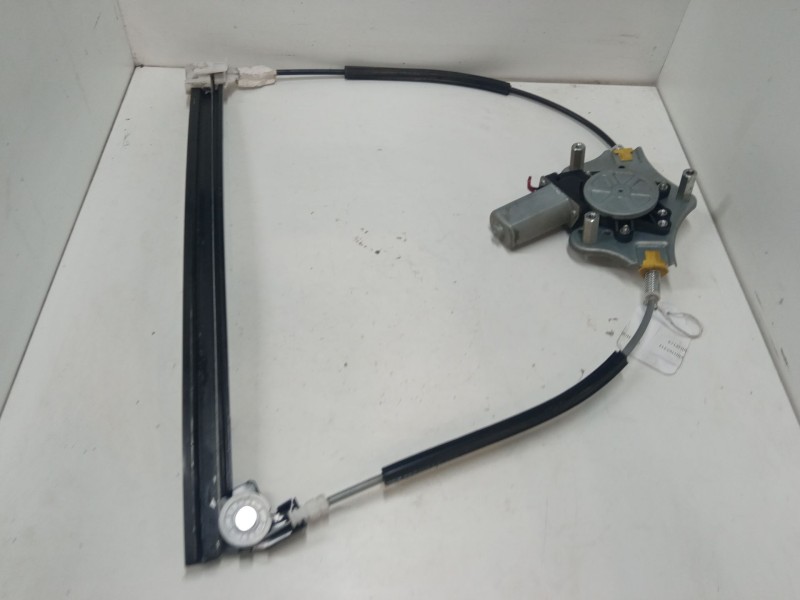 Recambio de elevalunas electrico delantero izquierdo para renault clio ii (bb_, cb_) 1.5 dci (b/c2j) referencia OEM IAM   