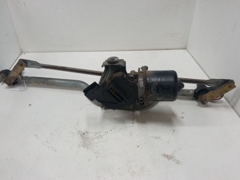 Recambio de motor limpia delantero para renault clio ii (bb_, cb_) 1.5 dci (b/c2j) referencia OEM IAM   