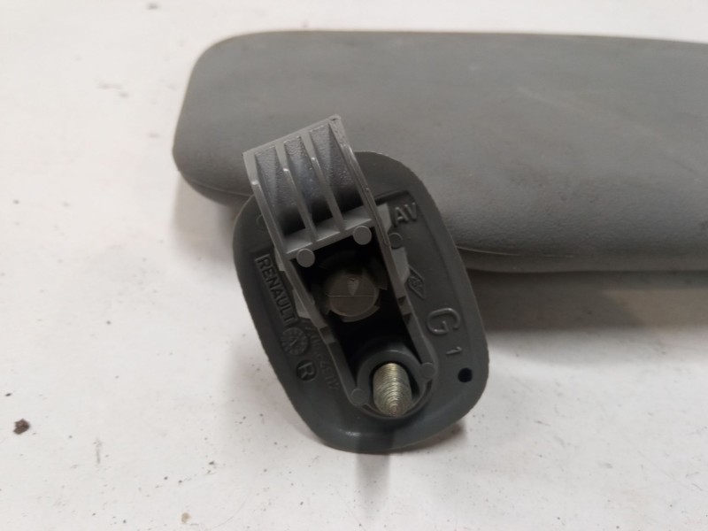 Recambio de parasol izquierdo para renault clio ii (bb_, cb_) 1.5 dci (b/c2j) referencia OEM IAM   