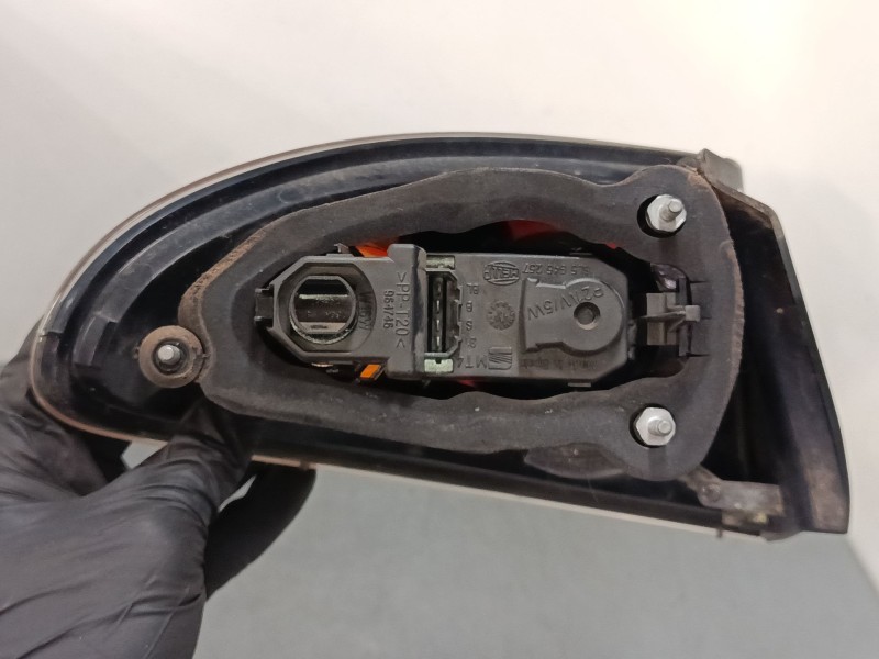 Recambio de piloto trasero derecho para seat cordoba (6l2) 1.4 16v referencia OEM IAM 6l5945096a  