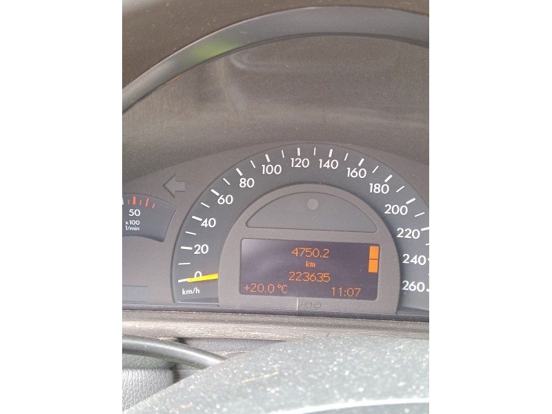 mercedes-benz clase c (w203) del año 2001