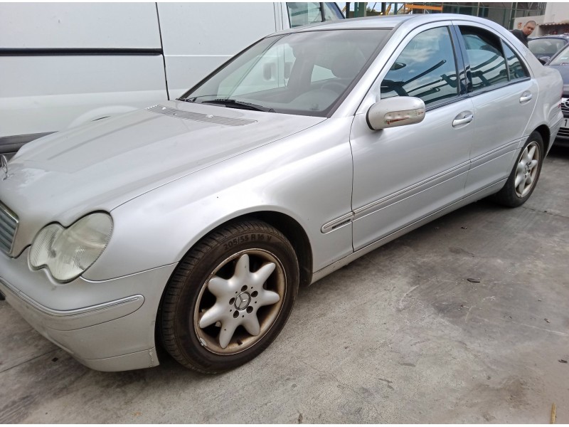 mercedes-benz clase c (w203) del año 2001