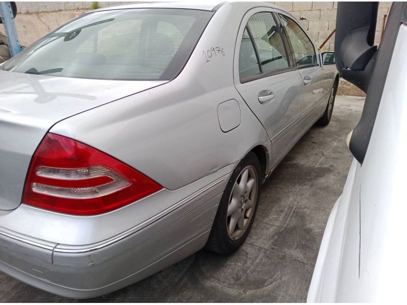 mercedes-benz clase c (w203) del año 2001