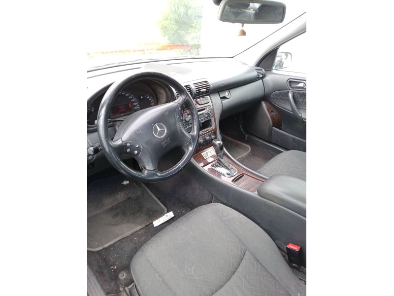 mercedes-benz clase c (w203) del año 2001