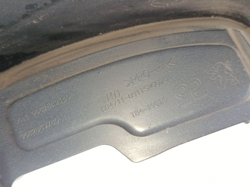 Recambio de aleta delantera derecha para peugeot 3008 i monospace (0u_) 1.6 hdi referencia OEM IAM   