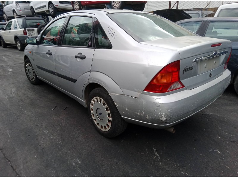 ford focus i sedán (dfw) del año 2000