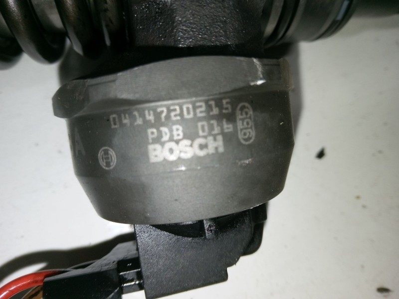 Recambio de inyector para volkswagen golf plus v (5m1, 521) 1.9 tdi referencia OEM IAM 038130073AG  