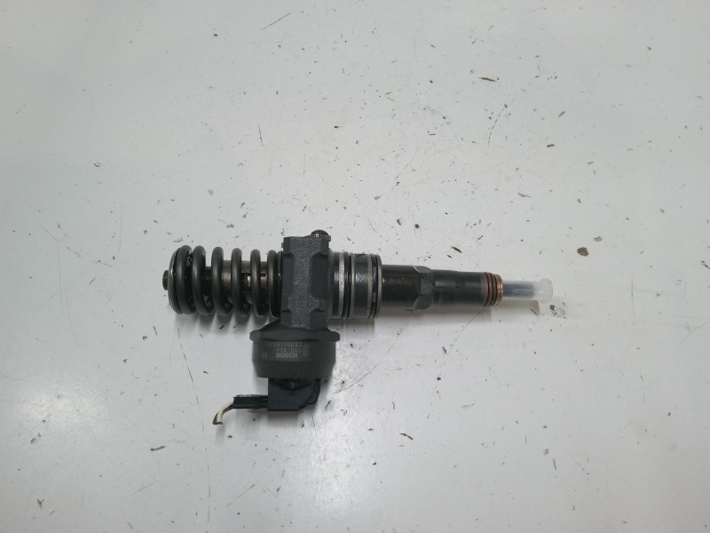 Recambio de inyector para volkswagen golf plus v (5m1, 521) 1.9 tdi referencia OEM IAM 038130073AG  