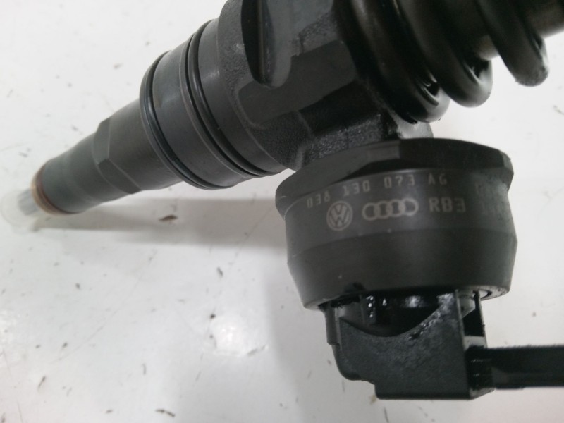 Recambio de inyector para volkswagen golf plus v (5m1, 521) 1.9 tdi referencia OEM IAM 038130073AG  