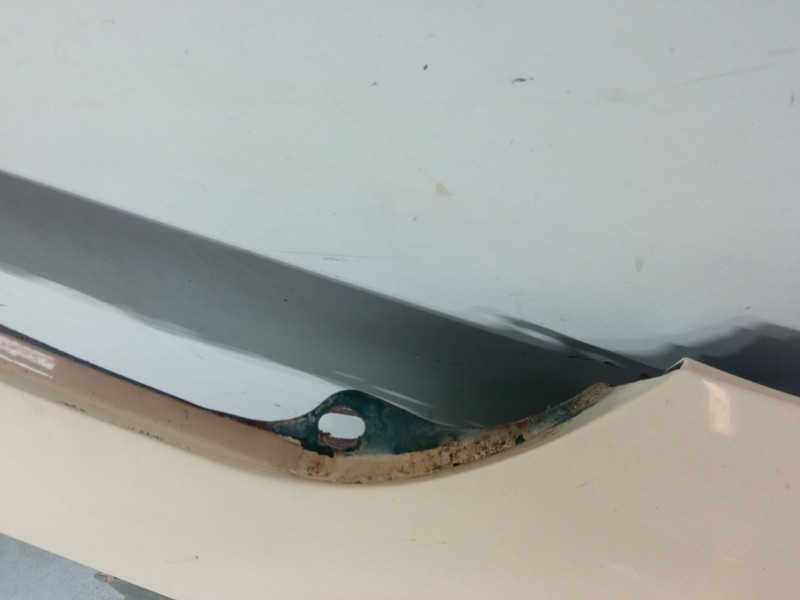 Recambio de aleta delantera derecha para mercedes-benz 108 cdi referencia OEM IAM   