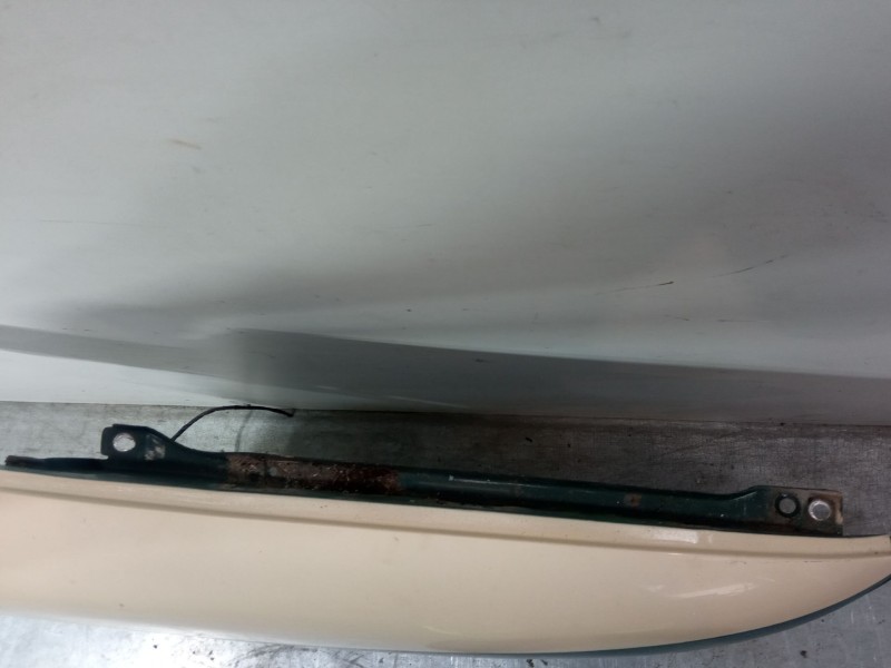 Recambio de aleta delantera derecha para mercedes-benz 108 cdi referencia OEM IAM   