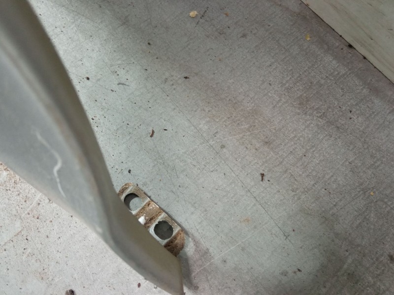 Recambio de aleta delantera izquierda para volkswagen polo iv (9n_, 9a_) 1.4 tdi referencia OEM IAM   