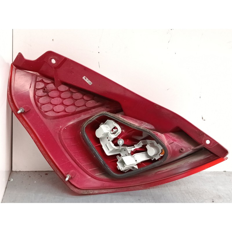 Recambio de piloto trasero derecho para ford fiesta vi (cb1, ccn) 1.6 tdci referencia OEM IAM 8A6113404A  