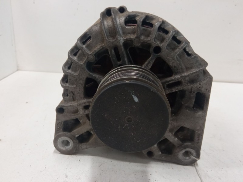 Recambio de alternador para renault grand scénic iii (jz0/1_) 1.5 dci referencia OEM IAM 231004554R  