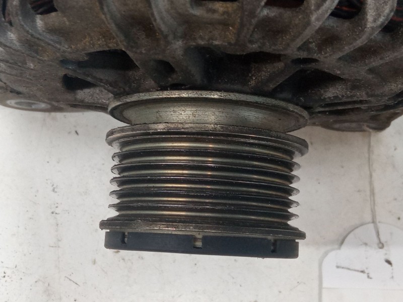 Recambio de alternador para renault grand scénic iii (jz0/1_) 1.5 dci referencia OEM IAM 231004554R  