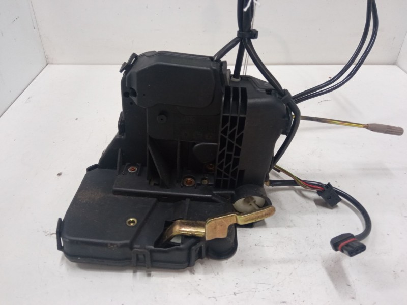 Recambio de cerradura puerta delantera izquierda para mercedes-benz clase e (w211) e 270 cdi (211.016) referencia OEM IAM   