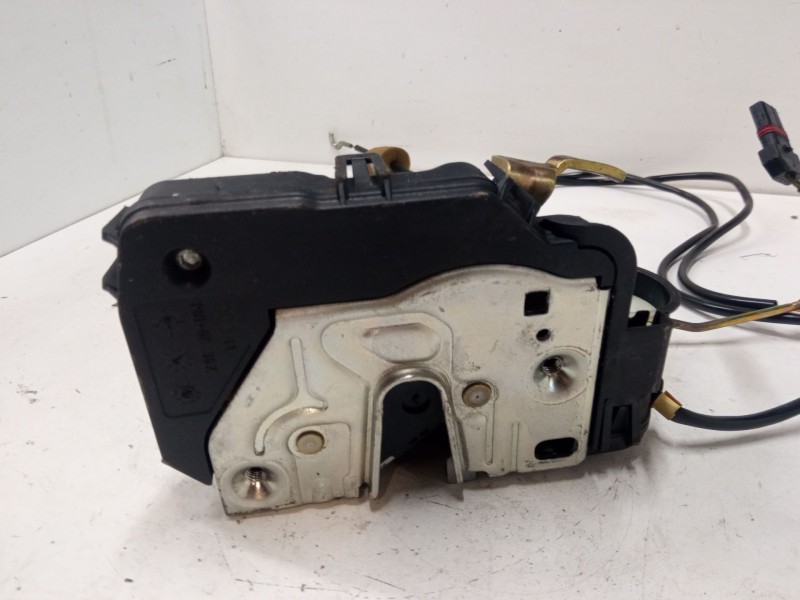 Recambio de cerradura puerta delantera izquierda para mercedes-benz clase e (w211) e 270 cdi (211.016) referencia OEM IAM   