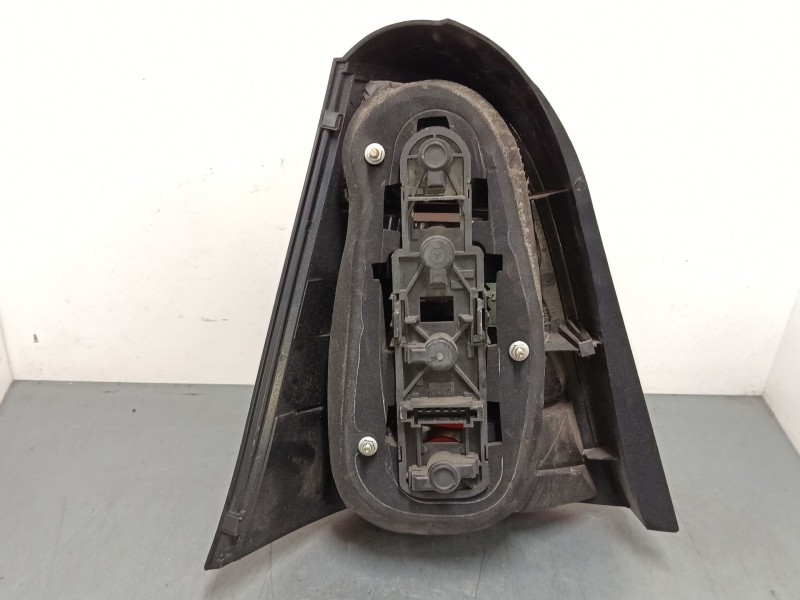 Recambio de piloto trasero derecho para mercedes-benz clase a (w168) a 210 (168.035, 168.135) referencia OEM IAM 1688203064R  