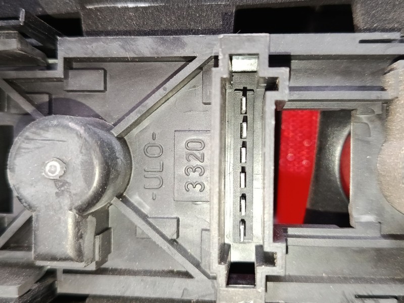 Recambio de piloto trasero derecho para mercedes-benz clase a (w168) a 210 (168.035, 168.135) referencia OEM IAM 1688203064R  