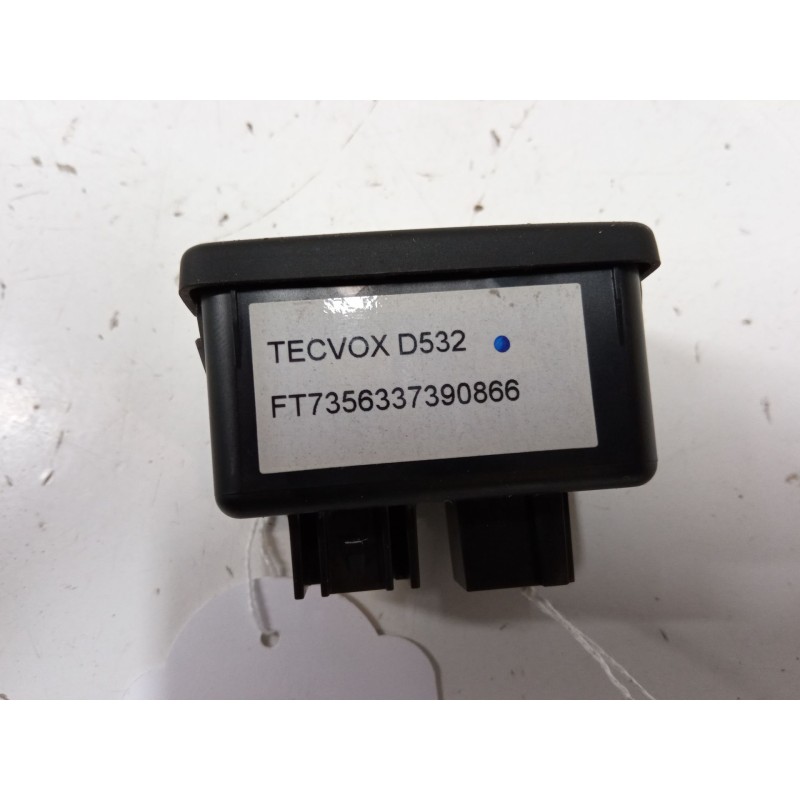 Recambio de conector usb / aux para fiat doblo autobús (263_) 1.3 d multijet (263axc1a) referencia OEM IAM FT7356337390866  
