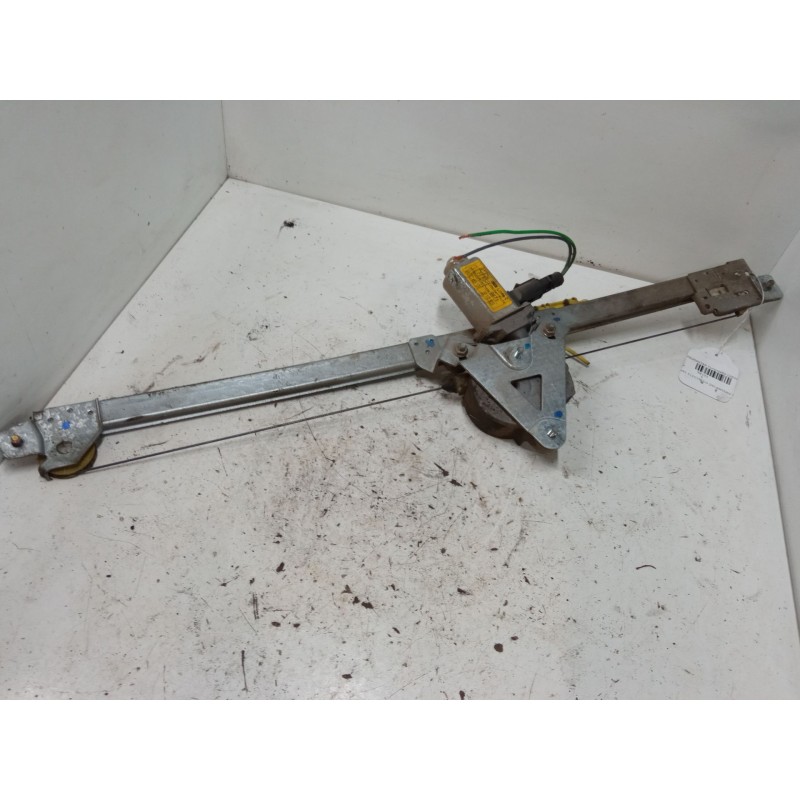 Recambio de elevalunas electrico delantero derecho para nissan primastar furgoneta (x83) 1.9 dci 100 referencia OEM IAM 77003118