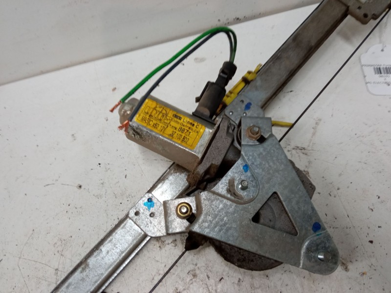 Recambio de elevalunas electrico delantero derecho para nissan primastar furgoneta (x83) 1.9 dci 100 referencia OEM IAM 77003118