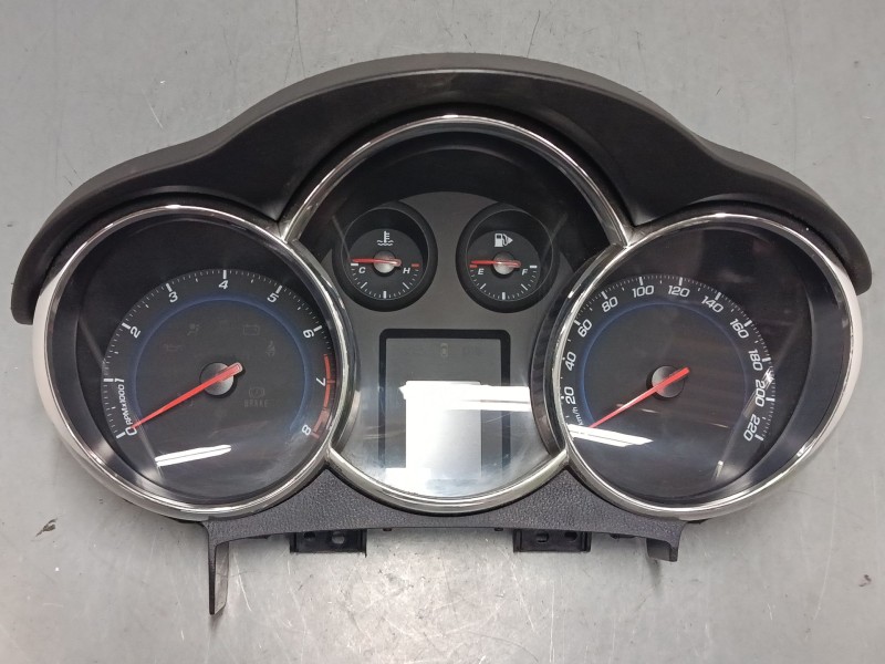 Recambio de cuadro instrumentos para chevrolet cruze hatchback (j305) 1.8 referencia OEM IAM   