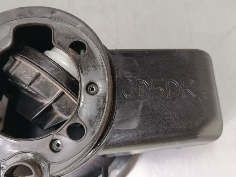 Recambio de tapa exterior combustible para hyundai i30 (gd) 1.4 crdi referencia OEM IAM 81595A5000  