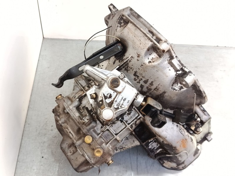 Recambio de caja de cambios manual 5 velocidades para opel corsa b (s93) 1.2 i (f08, f68, m68) referencia OEM IAM 90334345  