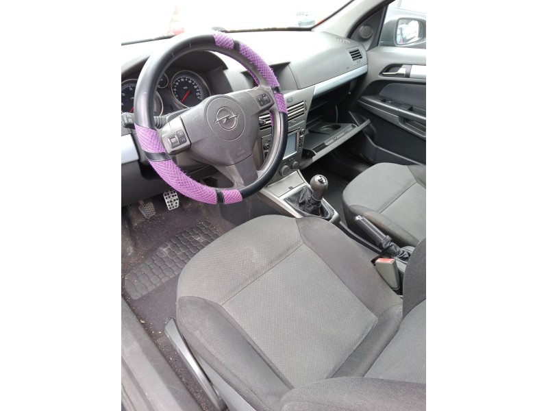 opel astra h (a04) del año 2005