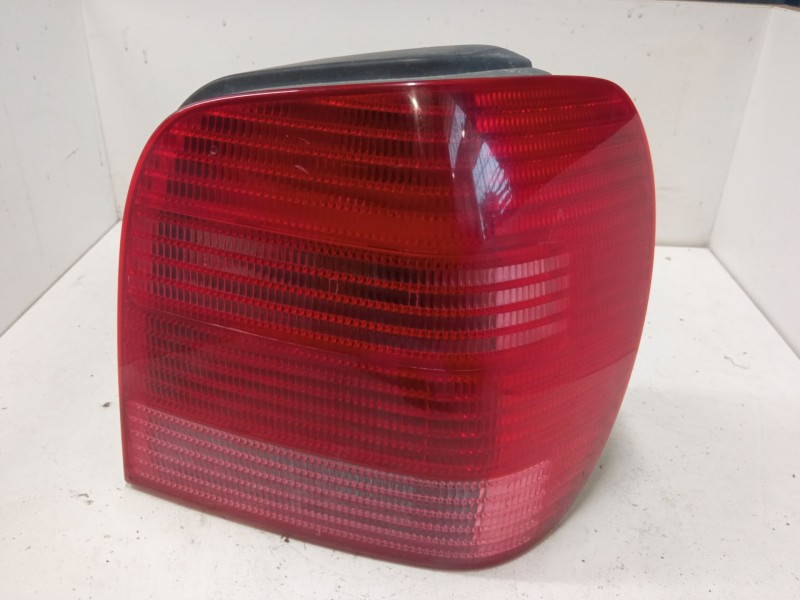 Recambio de piloto trasero derecho para volkswagen polo (6n2) 1.4 16v referencia OEM IAM   