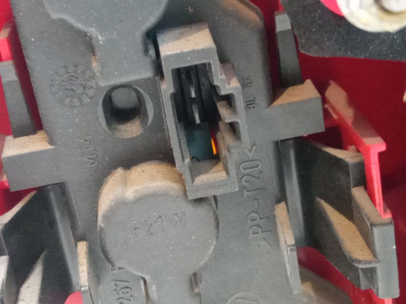 Recambio de piloto trasero izquierdo para volkswagen polo (6n2) 1.4 16v referencia OEM IAM   