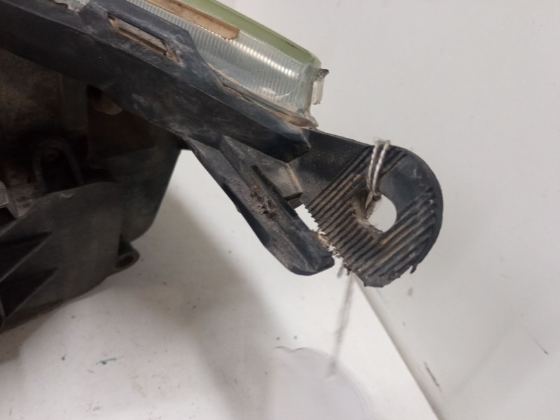 Recambio de faro derecho para ford focus i (daw, dbw) 1.6 16v referencia OEM IAM   