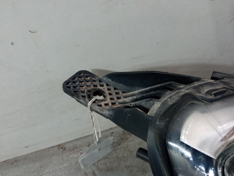 Recambio de faro derecho para citroën c3 ii (sc_) 1.2 vti 82 referencia OEM IAM 967703388004  