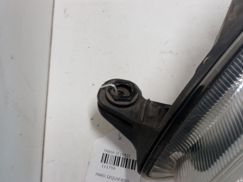 Recambio de faro izquierdo para skoda fabia ii (542) 1.2 12v referencia OEM IAM 5J1941017D  