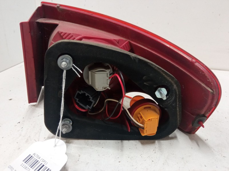 Recambio de piloto trasero izquierdo para seat altea (5p1) 1.9 tdi referencia OEM IAM 5P8945095A  