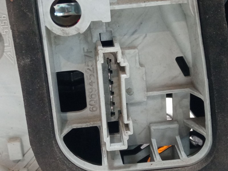 Recambio de piloto trasero izquierdo para volkswagen polo iv (9n_, 9a_) 1.4 16v referencia OEM IAM   