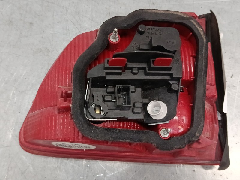 Recambio de piloto trasero porton izquierdo para volkswagen touran (1t3) 1.6 tdi referencia OEM IAM 1T0945093  