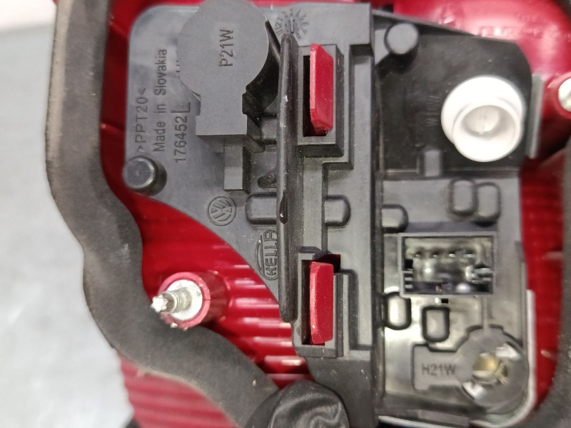 Recambio de piloto trasero porton izquierdo para volkswagen touran (1t3) 1.6 tdi referencia OEM IAM 1T0945093  